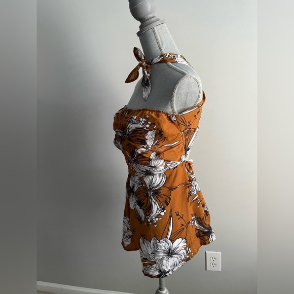 Mustard, black & White Amazon Floral Shorts Romper in Size Size Large - Picture 5 of 8